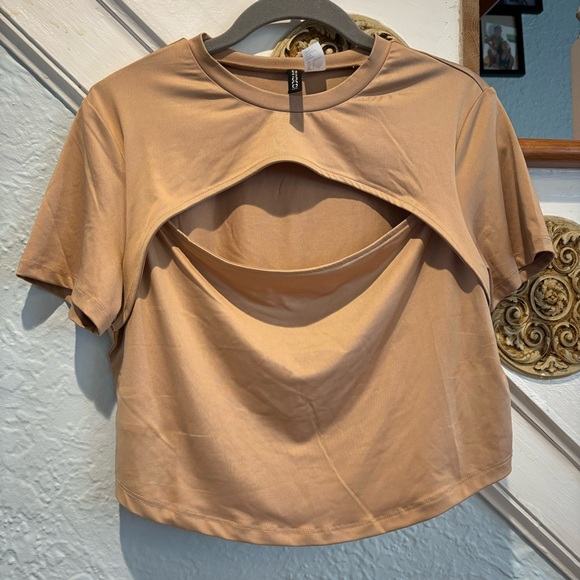 Crop Top - Picture 1 of 3